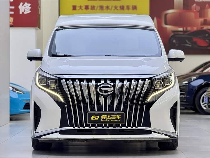 Фото 2 - GAC Trumpchi M8