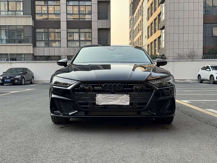 Фото 2 - Audi A7L