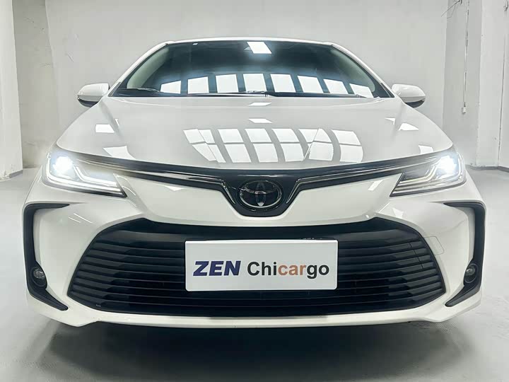 Фото 1 - Toyota Corolla