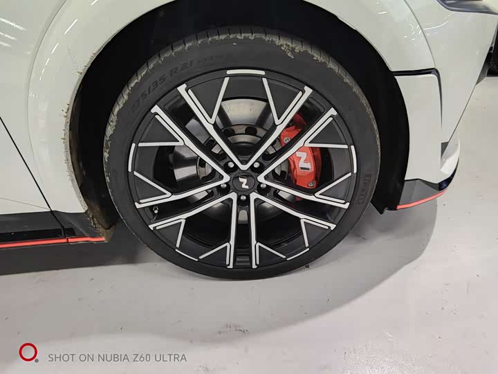 Фото 5 - Hyundai Ioniq 5 N