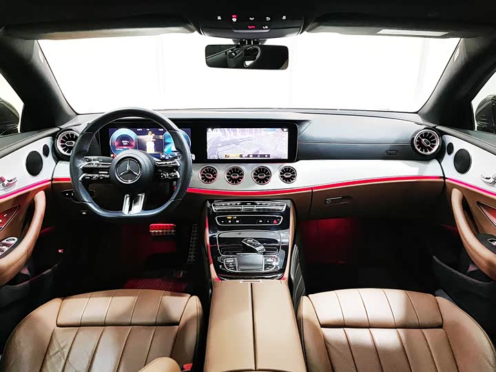 Фото 8 - Mercedes-Benz E-Class