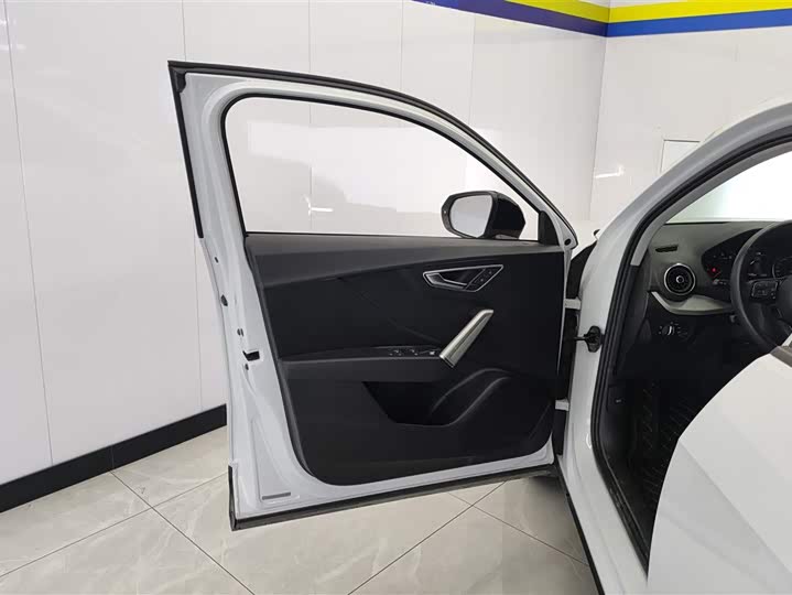 Фото 7 - Audi Q2L