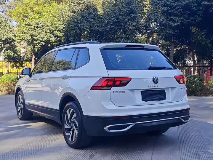 Фото 6 - Volkswagen Tiguan L Pro