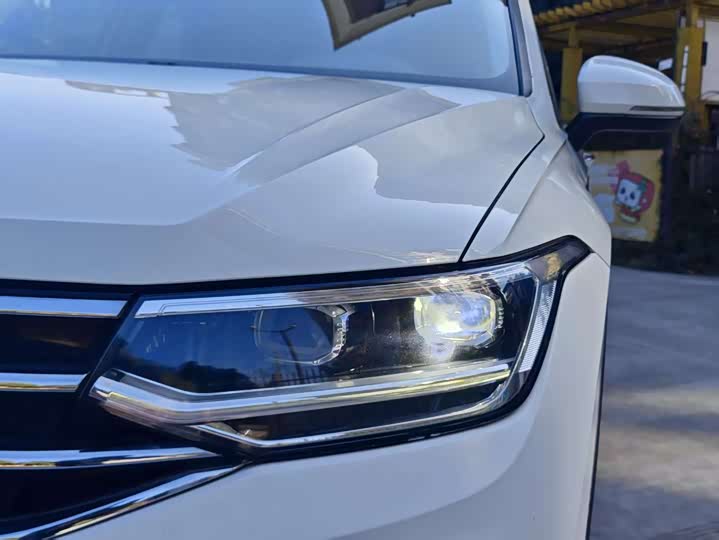 Фото 8 - Volkswagen Tiguan L Pro