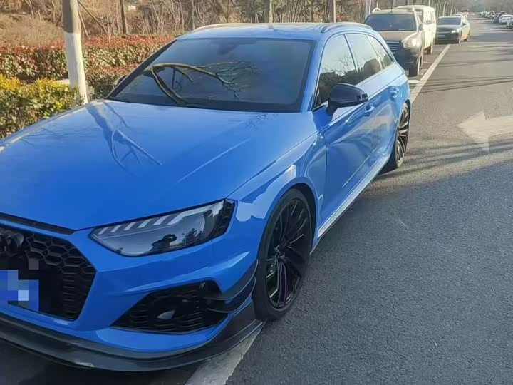 Фото 1 - Audi RS 4