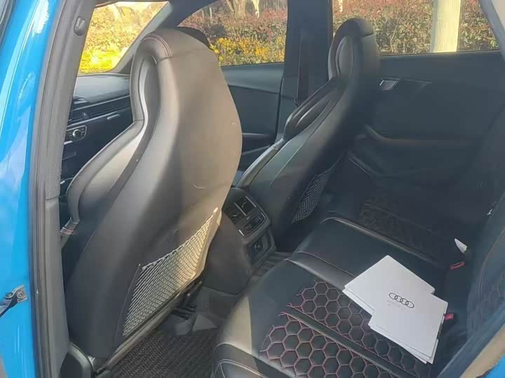 Фото 3 - Audi RS 4