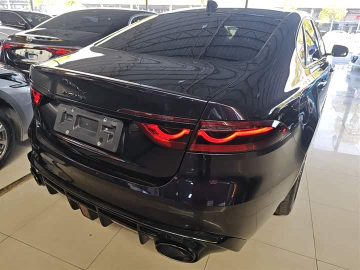 Фото 7 - Jaguar XF L