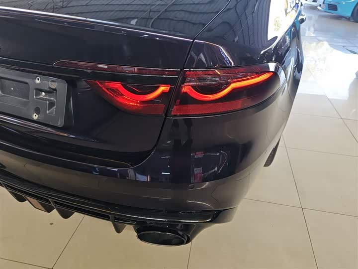 Фото 8 - Jaguar XF L