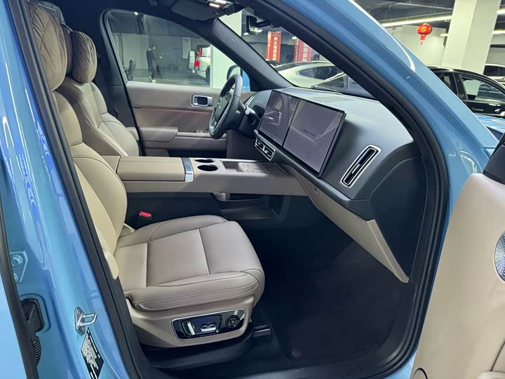 Фото 8 - LiXiang L7