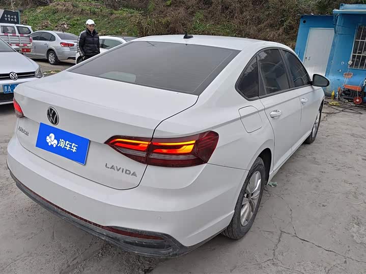 Фото 3 - Volkswagen Lavida