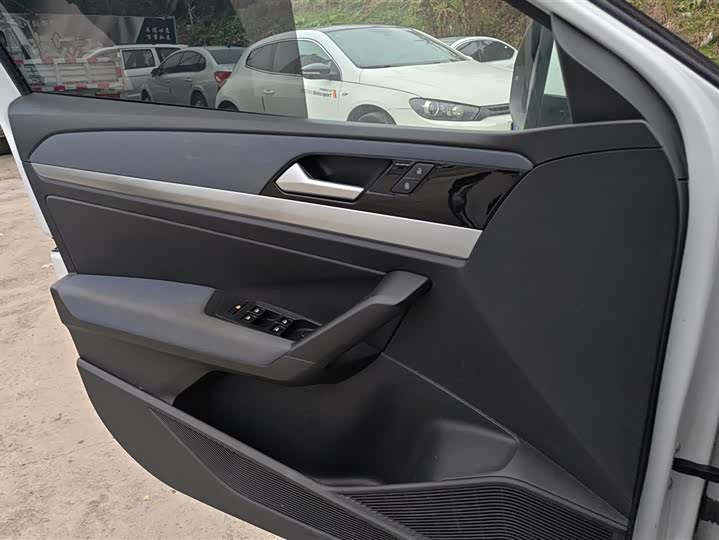 Фото 7 - Volkswagen Lavida