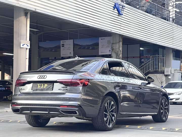 Фото 7 - Audi A4L