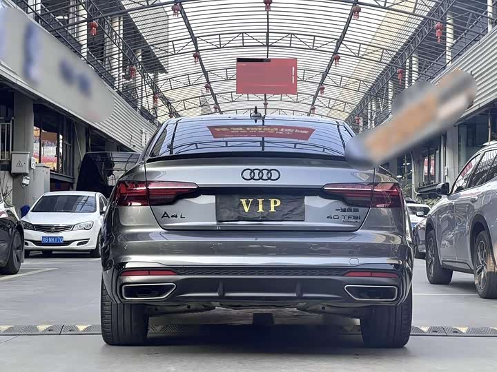 Фото 8 - Audi A4L