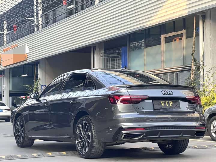 Фото 9 - Audi A4L