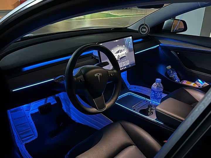 Фото 3 - Tesla Model 3