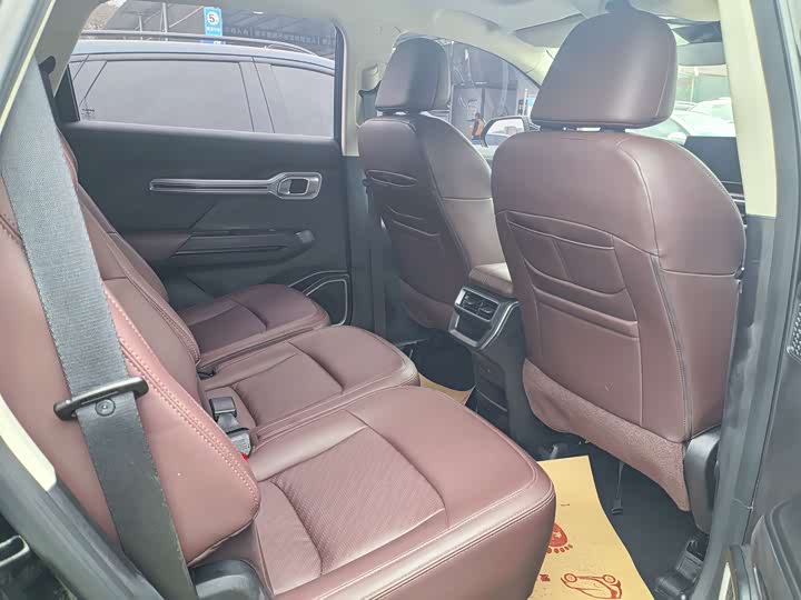 Фото 7 - Geely Okavango