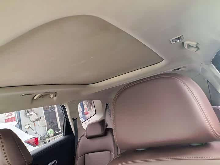 Фото 8 - Geely Okavango