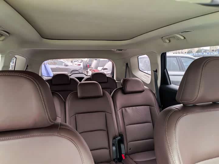 Фото 9 - Geely Okavango