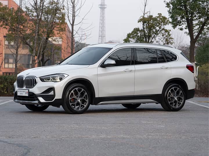 Фото 1 - BMW X1