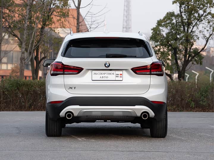 Фото 8 - BMW X1