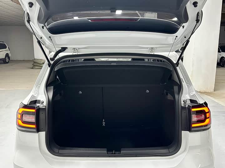 Фото 3 - Volkswagen Tacqua