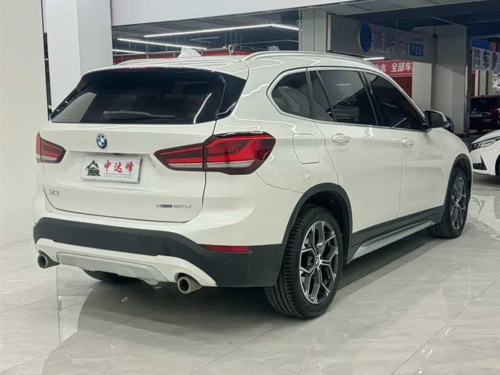 Фото 6 - BMW X1