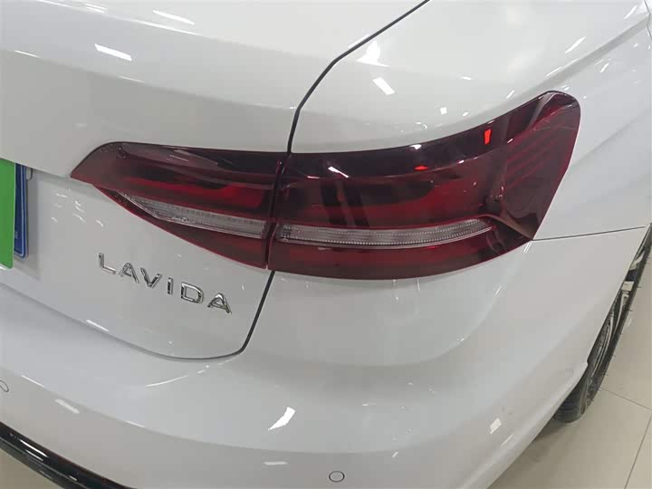 Фото 8 - Volkswagen Lavida