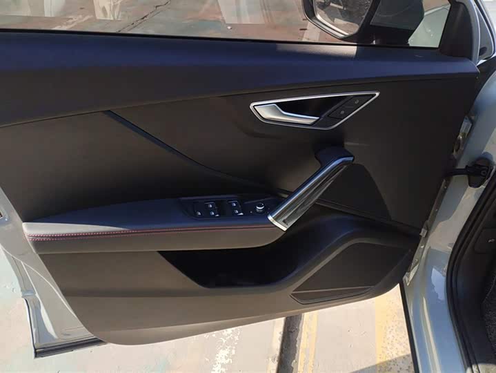 Фото 7 - Audi Q2L