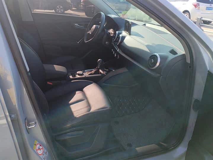 Фото 8 - Audi Q2L