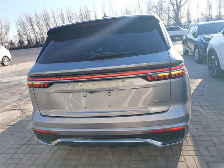 Фото 6 - Geely Monjaro