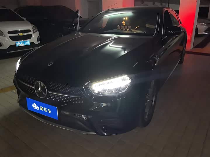 Фото 1 - Mercedes-Benz E-Class