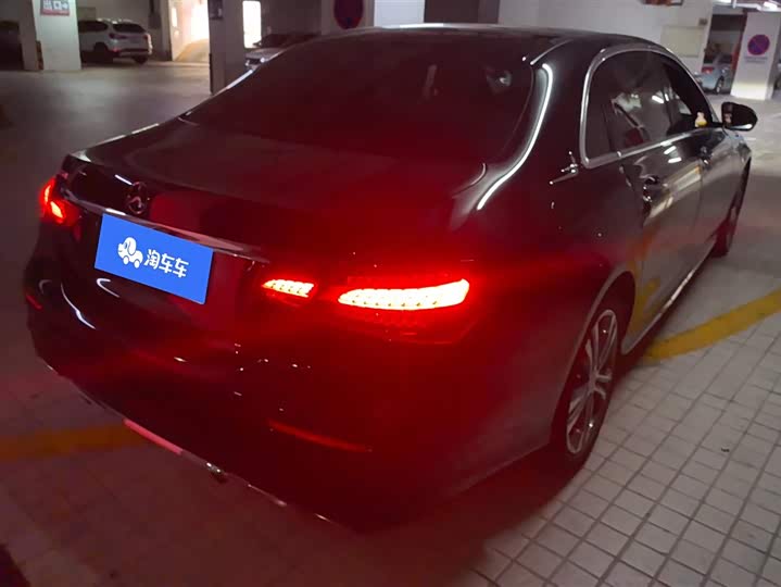 Фото 3 - Mercedes-Benz E-Class