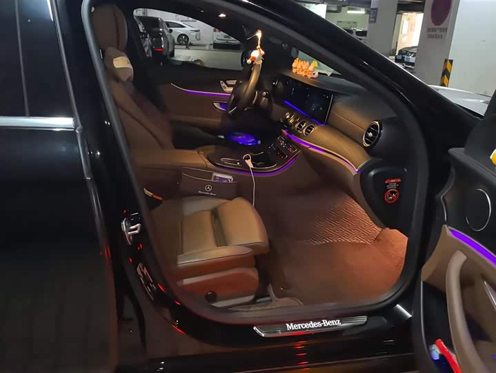 Фото 8 - Mercedes-Benz E-Class