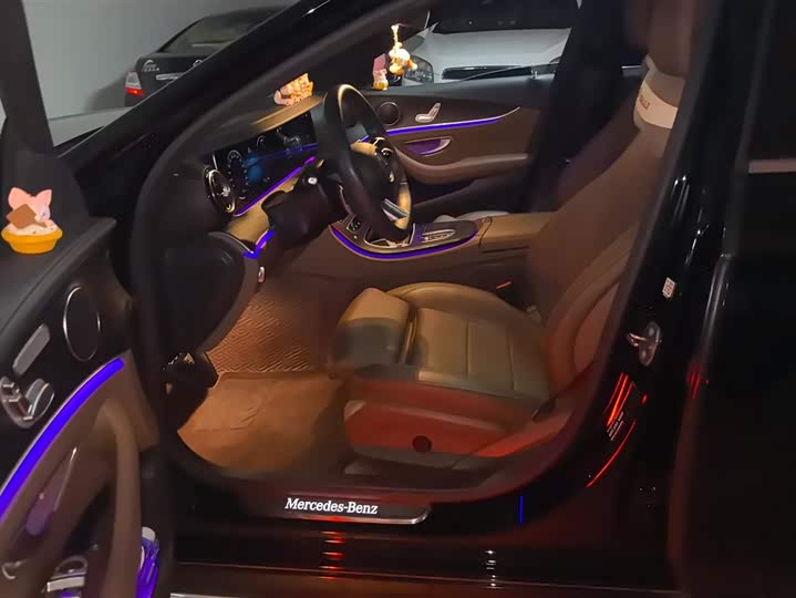 Фото 9 - Mercedes-Benz E-Class