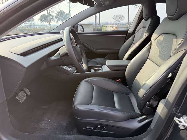 Фото 8 - Tesla Model 3