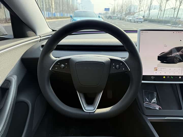 Фото 9 - Tesla Model 3