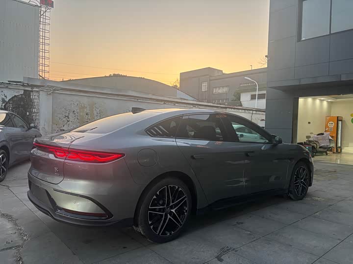 Фото 5 - BYD Han