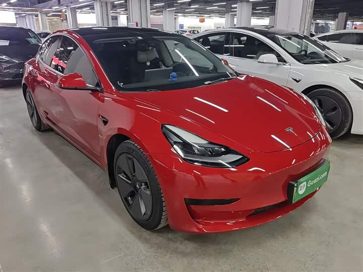 Фото 3 - Tesla Model 3