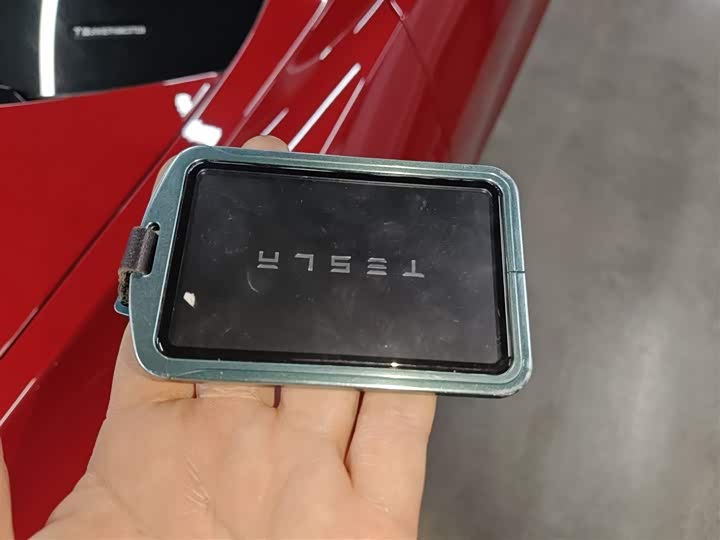 Фото 8 - Tesla Model 3