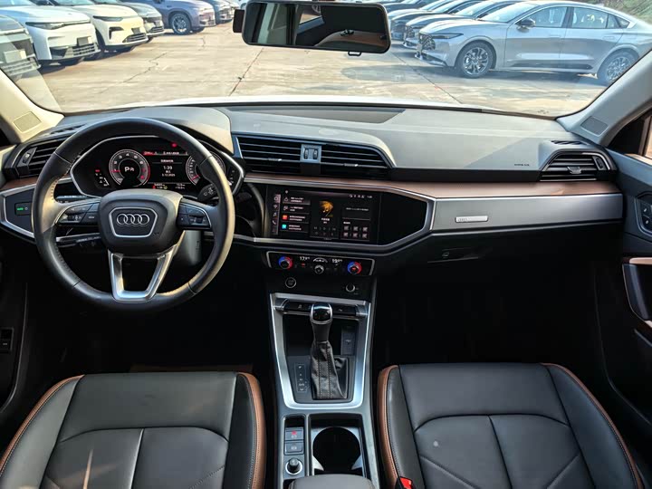 Фото 6 - Audi Q3