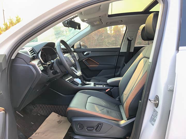 Фото 7 - Audi Q3