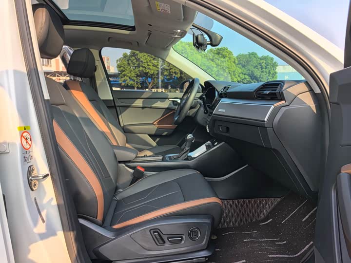 Фото 9 - Audi Q3