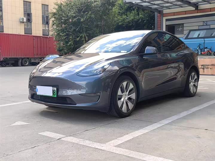 Фото 1 - Tesla Model Y
