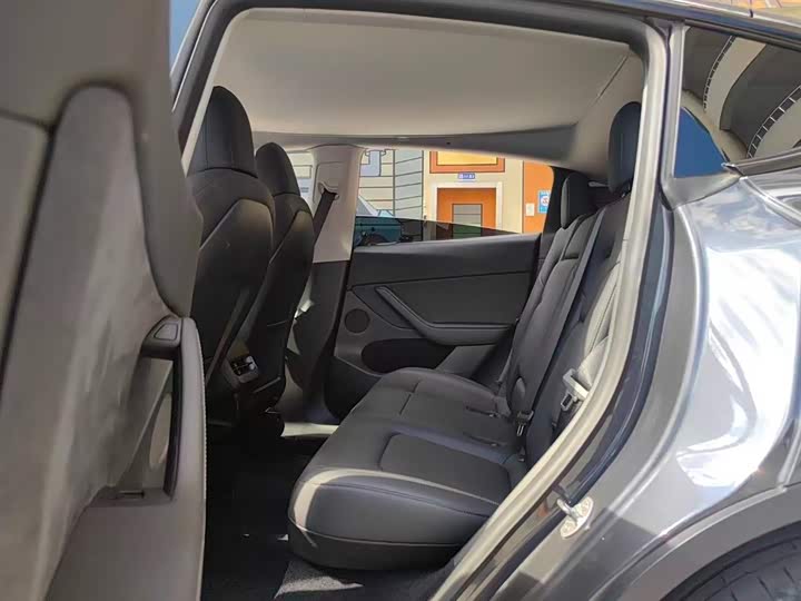 Фото 6 - Tesla Model Y