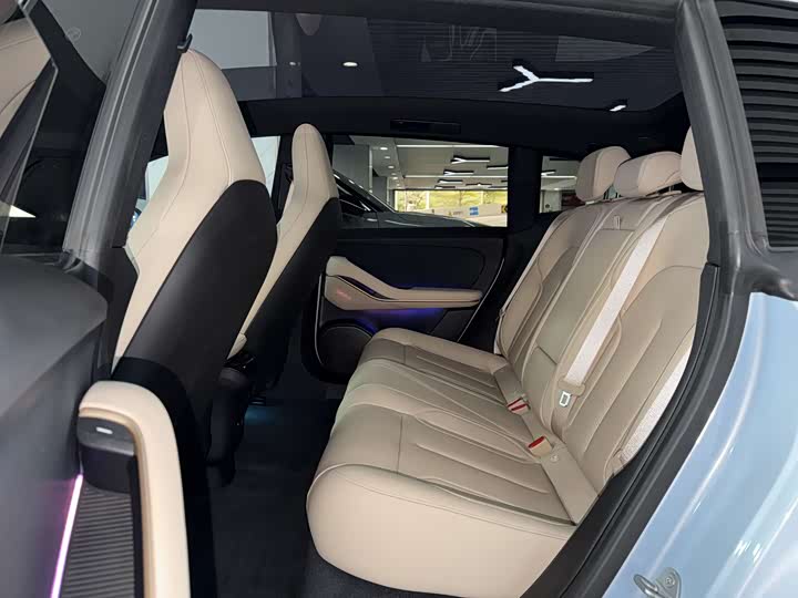 Фото 9 - Nio ET5T