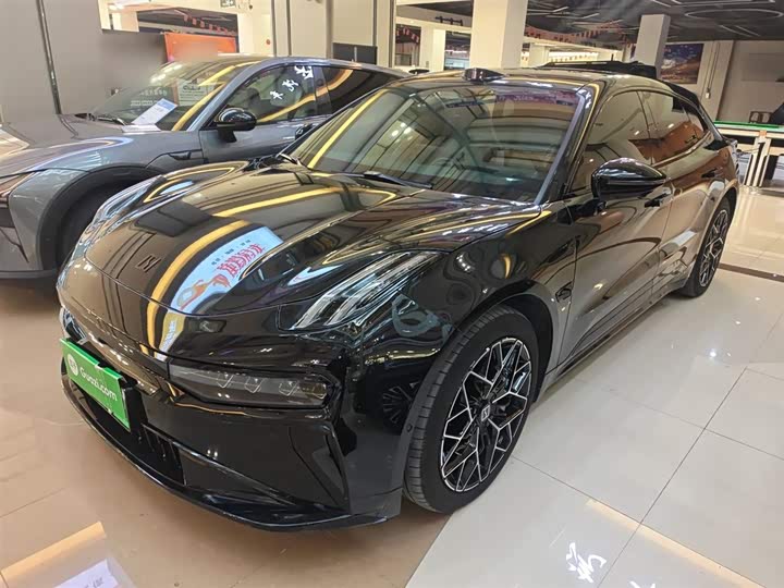 Фото 2 - Zeekr 001