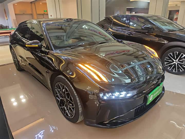 Фото 4 - Zeekr 001