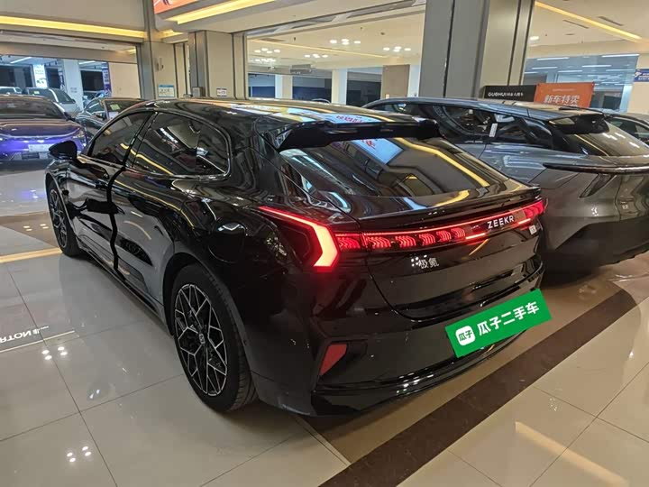 Фото 5 - Zeekr 001