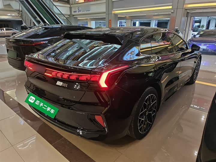 Фото 7 - Zeekr 001