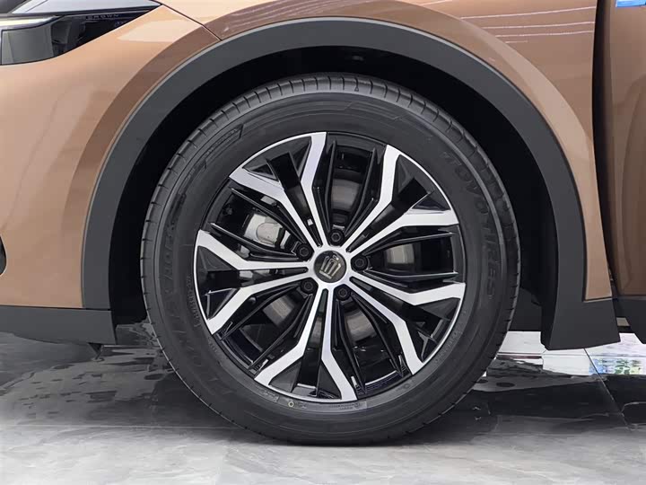 Фото 4 - Toyota Crown SportCross